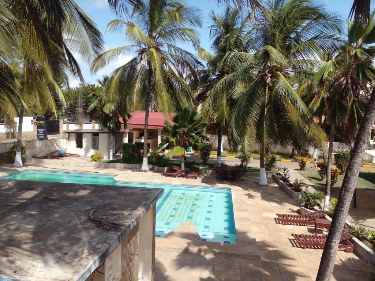 Glory Holiday Resort Mombasa Extérieur photo