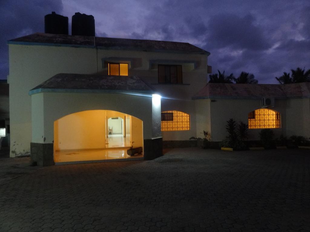 Glory Holiday Resort Mombasa Extérieur photo