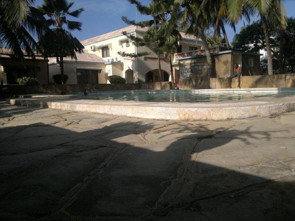 Glory Holiday Resort Mombasa Extérieur photo